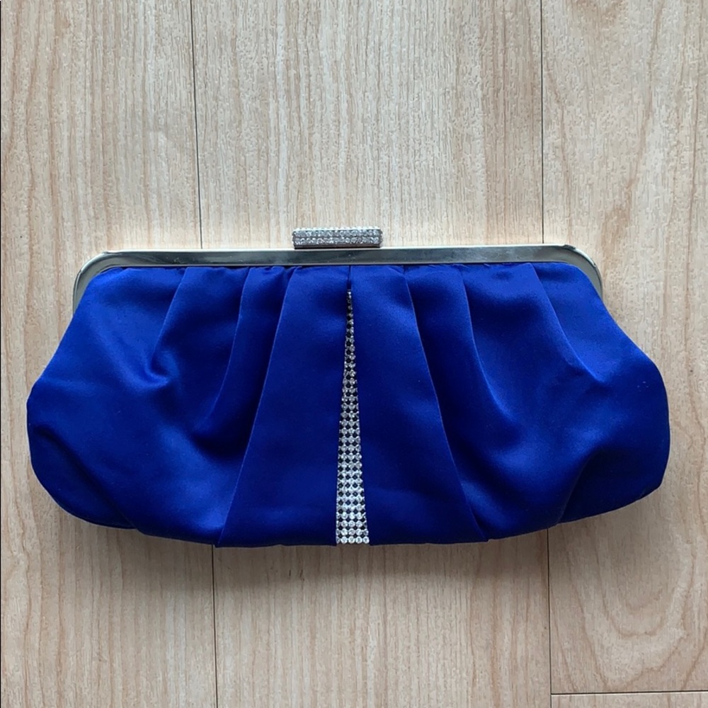 Lulu Townsend clutch with strap